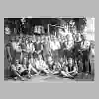 111-3368 Die Wehlauer Schlagballmannschaft um 1920. Sitzend ganz rechts Ewald Fritze, geb. 01.12.1905.jpg